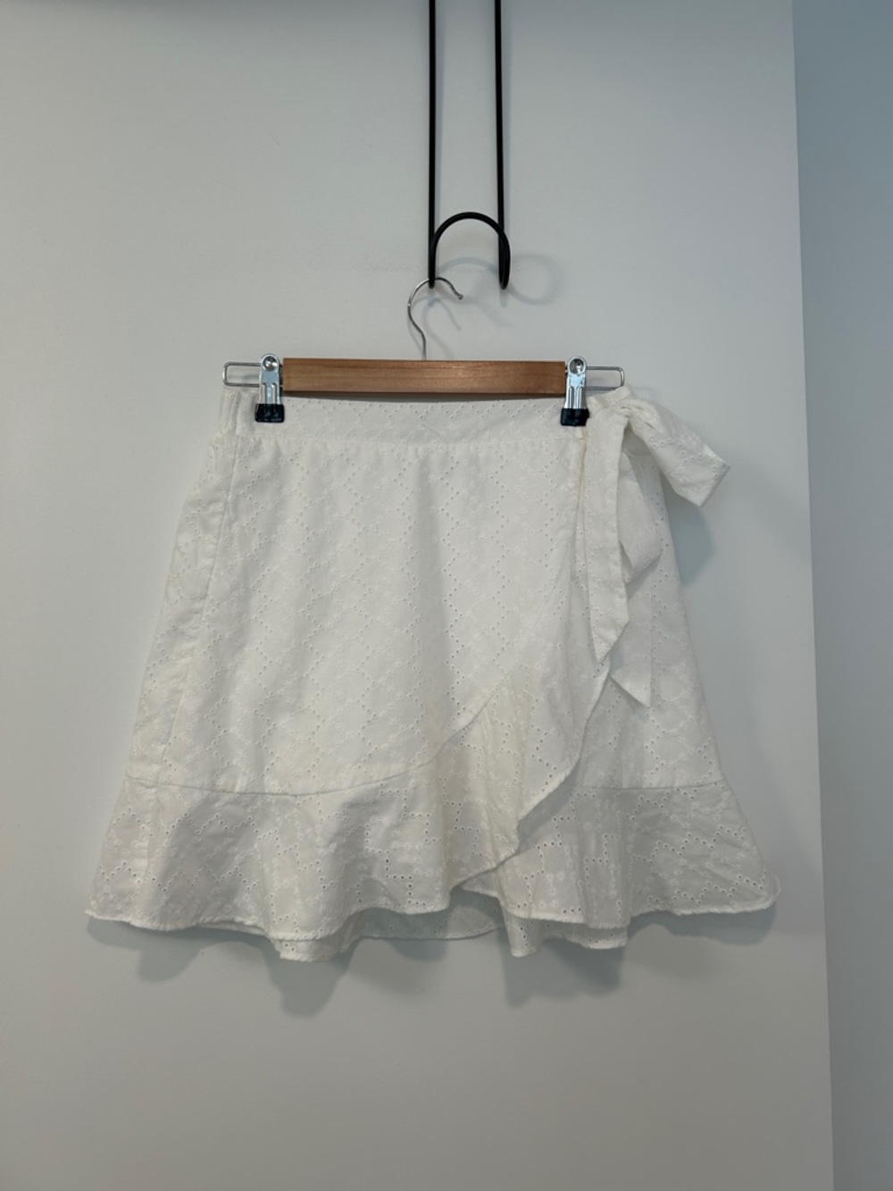 H&M White Eyelet Wrap Skirt